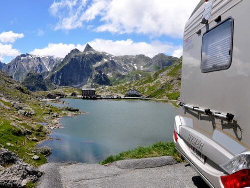 Landvergnügen_Schweiz_Impressionen9 Wohnmobil an einem Bergsee