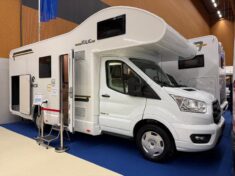 Waumobil Henry: Alkoven Wohnmobil mit 6 Schlafplätzen